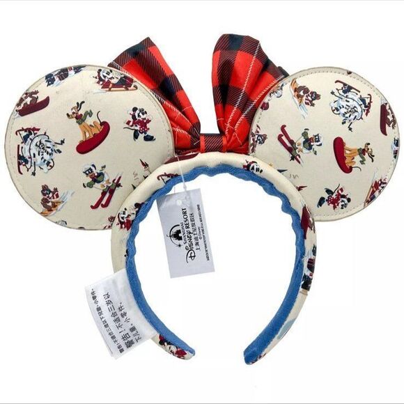 Disney Christmas 2025 Lil Rin Rin Plush Badge Red New